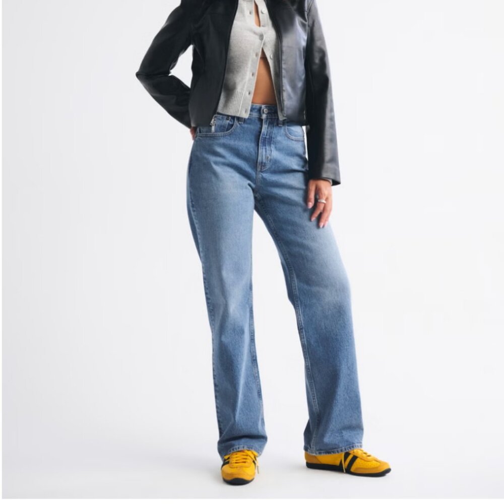 Abercrombie Curve Love High Rise 90s Relaxed Jean 30/10L